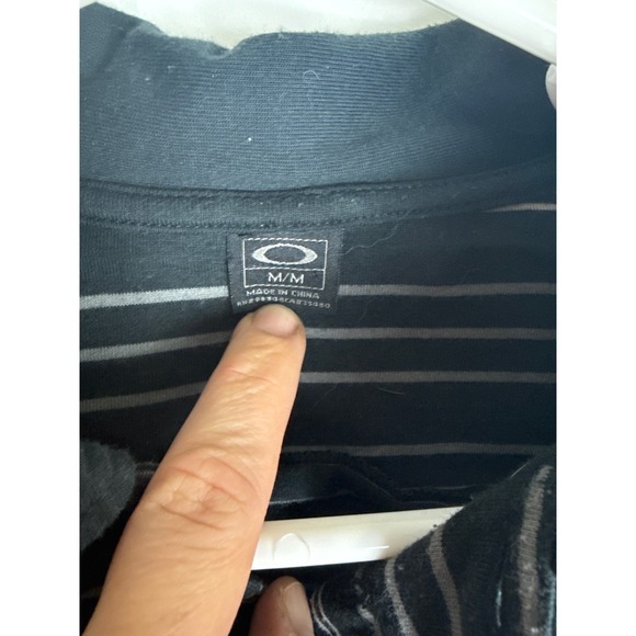Oakley Striped Polo‎ Shirt Mens Black Gray Short Sleeve Golf Casual Size Medium - Picture 3 of 6